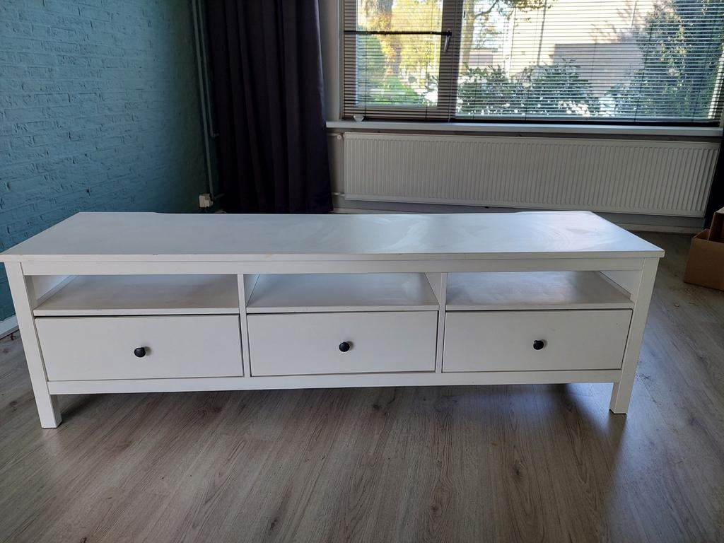 Wit tv-meubel gratis af te halen, Huis en Inrichting, Kasten | Televisiemeubels, Ophalen, Gebruikt, 150 tot 200 cm, Minder dan 100 cm