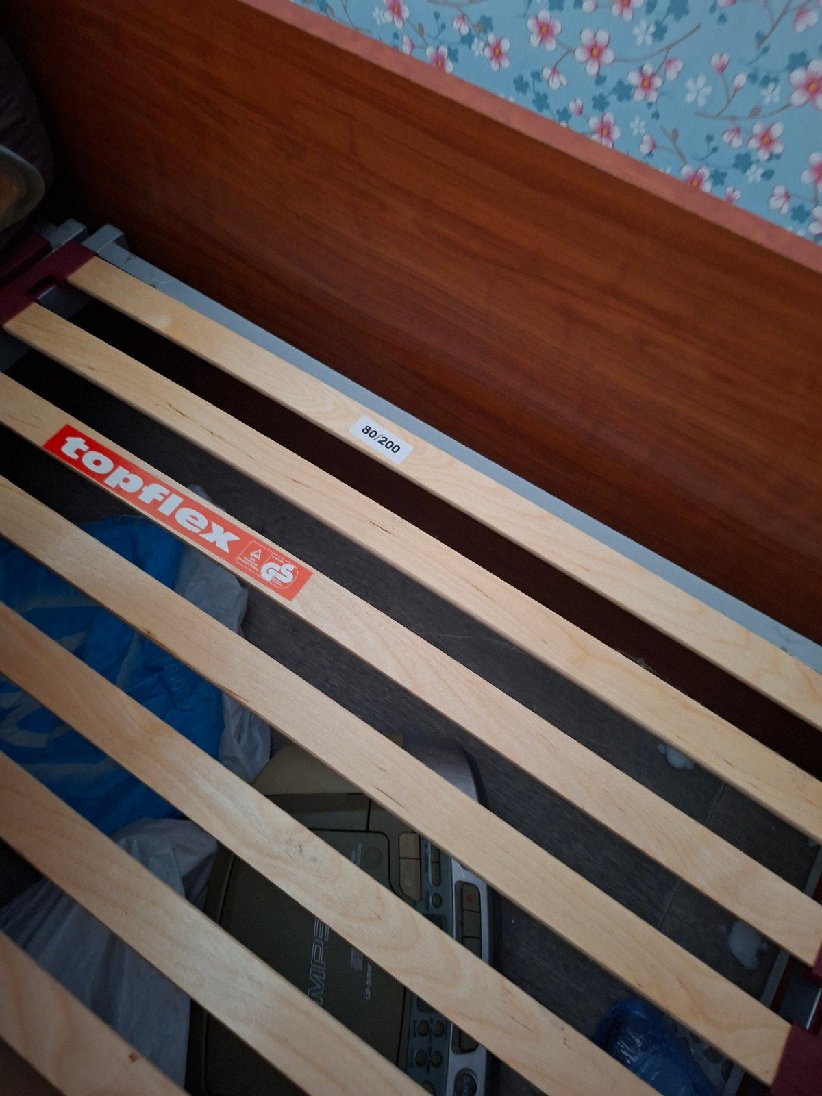 Tweepersoons bedframe met 2 lattenbodems 80x200 cm, Ophalen, Gebruikt, Bruin, Tweepersoons