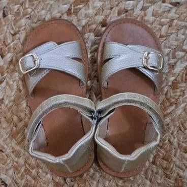 Gouden sandalen voor meisjes merk shoesme, maat 25, Ophalen, Meisje, Schoenen, Zo goed als nieuw