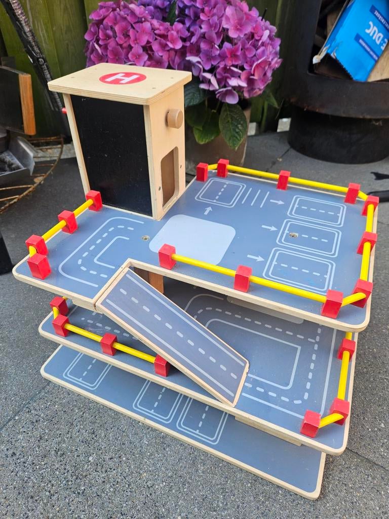 Houten Parkeergarage met Helikopterplatform, Ophalen, Gebruikt, Overige typen