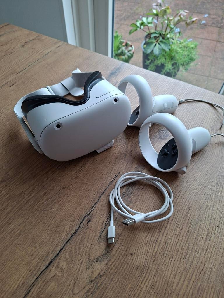 Oculus Quest 2 VR-bril - Zo goed als nieuw, Ophalen of Verzenden, Zo goed als nieuw, VR-bril, Overige platformen