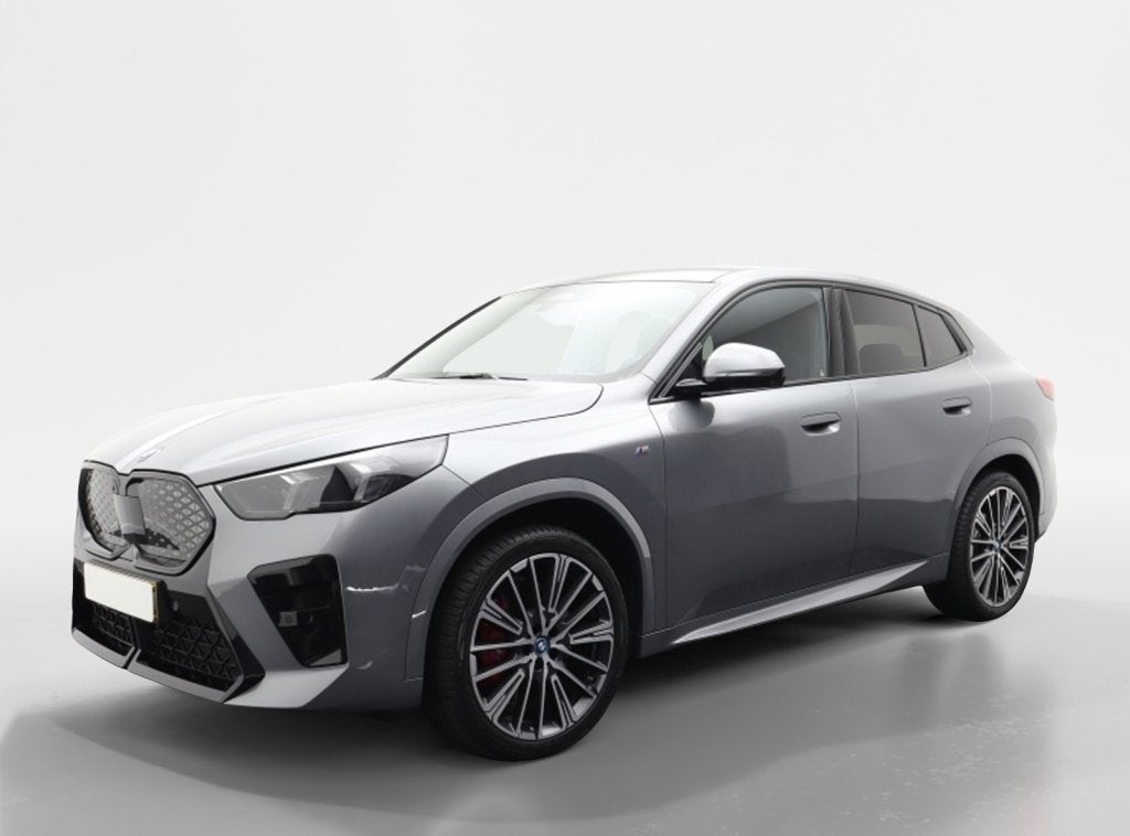 BMW iX2 xDrive30 65kWh | M-Sport | Harman-Kardon | Pano | 31, Automaat, 0 cilinders, 67 kWh, 420 min