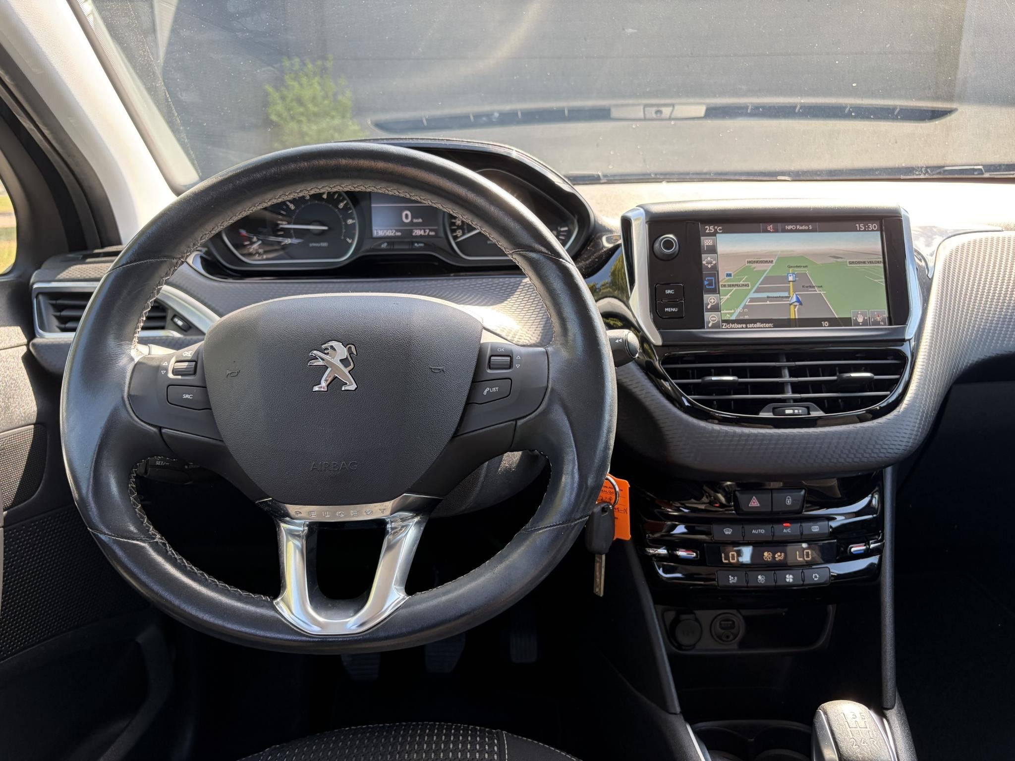 Peugeot 208 1.2 PureTech Allure 2e EigenaarDealer Onderhoude, Auto's, Voorwielaandrijving, Stof, Gebruikt, 1199 cc