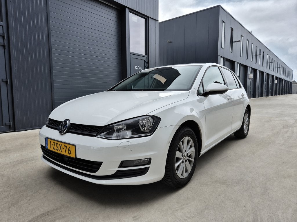 Golf 7 1.2 TSI | ACC | Stoelverwarming, Voorwielaandrijving, Euro 5, Stof, Zwart