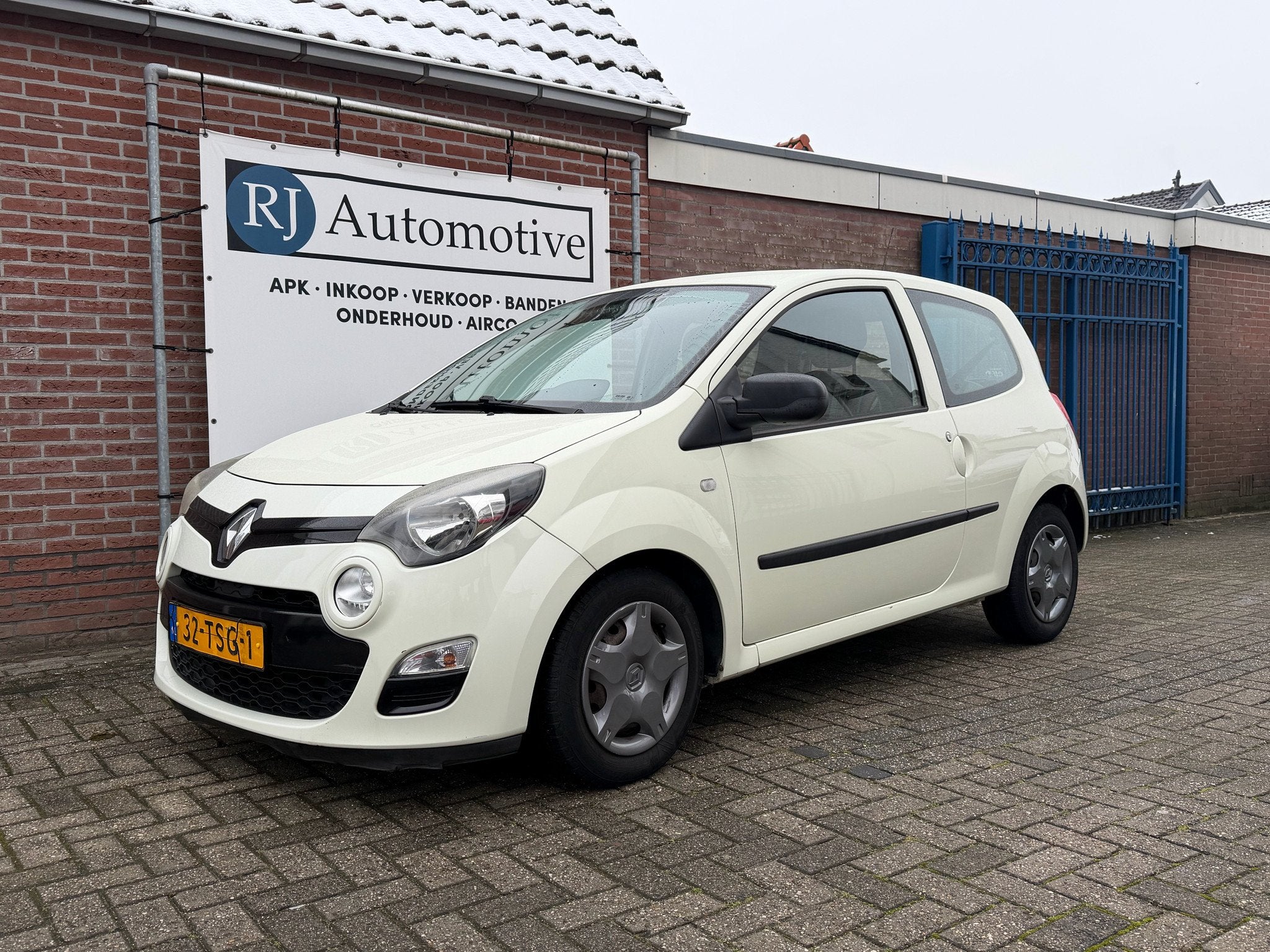 Renault Twingo 1.2 16V Authentique APK/NAP (bj 2012), Auto's, Twingo, 4 cilinders, 4 stoelen, Bedrijf