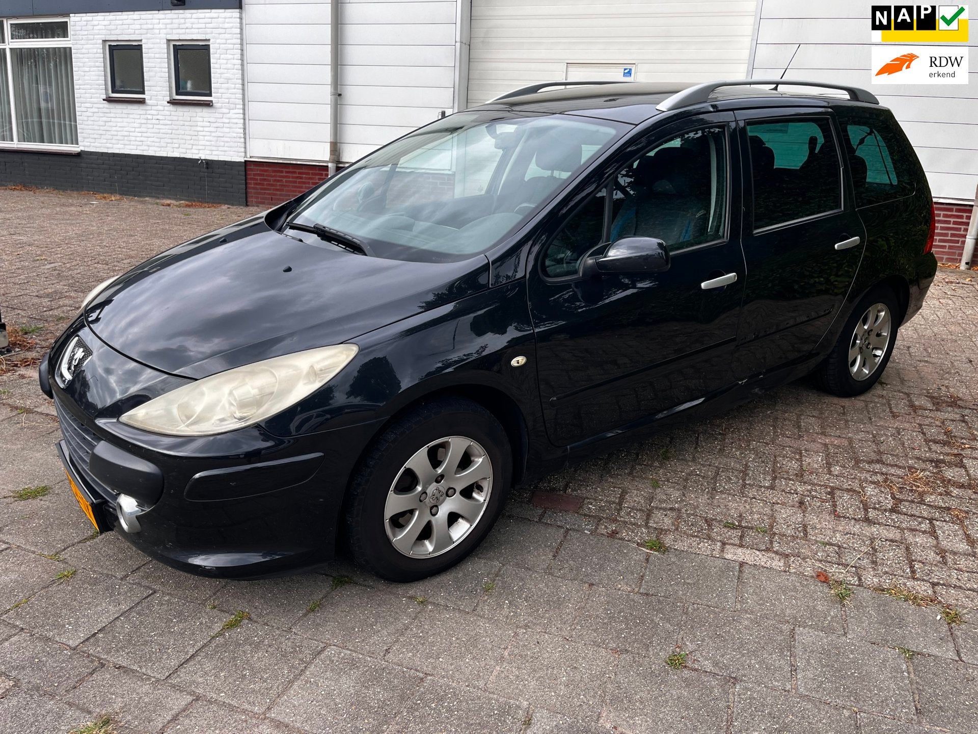 Peugeot 307 SW 1.6-16V Pack Ecc 7 stoelen lm apk, Stof, Gebruikt, Zwart, 4 cilinders
