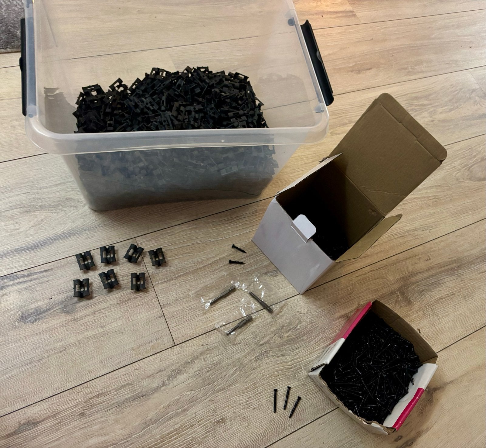 1050 ongebruikte Cobra25 stalen vlonderclips + RVS schroeven, Overige typen, Nieuw, Ophalen of Verzenden, Minder dan 50 mm