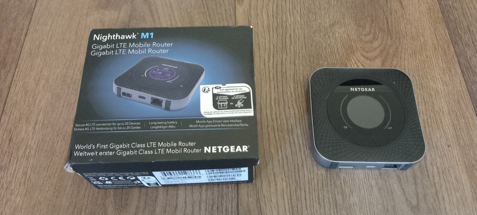 Netgear Nighthawk M1 mobiele router - Zo goed als nieuw, Ophalen of Verzenden, Zo goed als nieuw, Router, Netgear