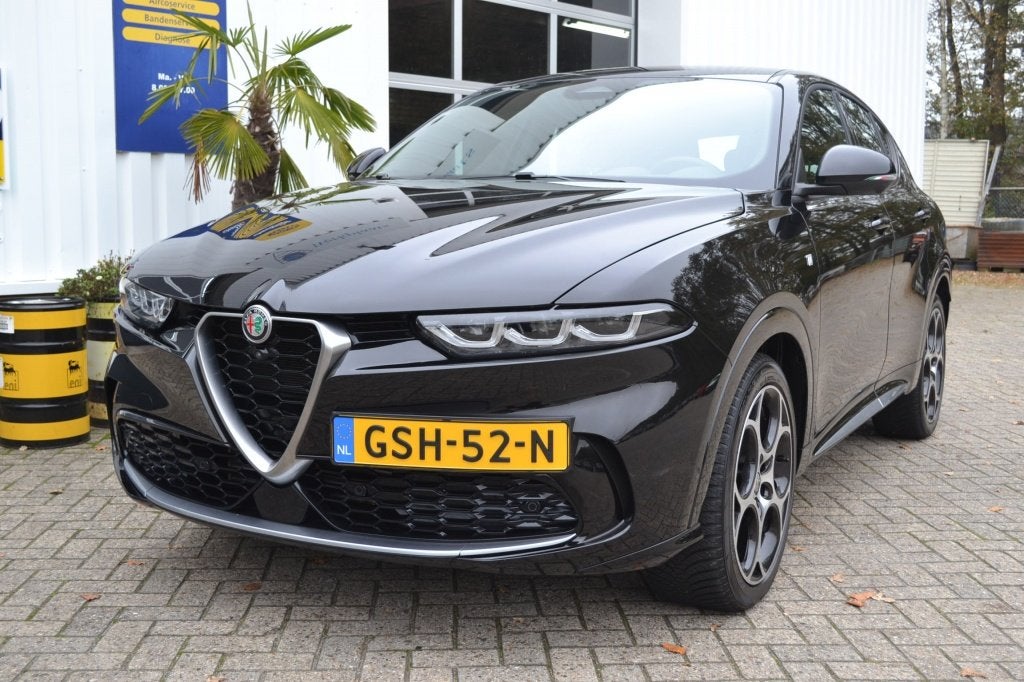 Alfa Romeo TONALE Tributo Italiano 1.6 JTDm BTW auto, Gebruikt, 4 cilinders, Zwart, Leder