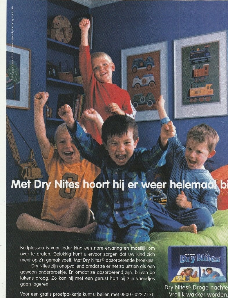 Retro reclame 2001 Huggies DryNites luiers jongetjes feestje, Verzenden, Overige typen