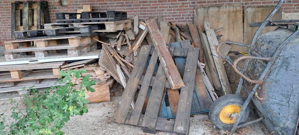 Afval hout voor kampvuur gratis, Minder dan 3 m³, Ophalen