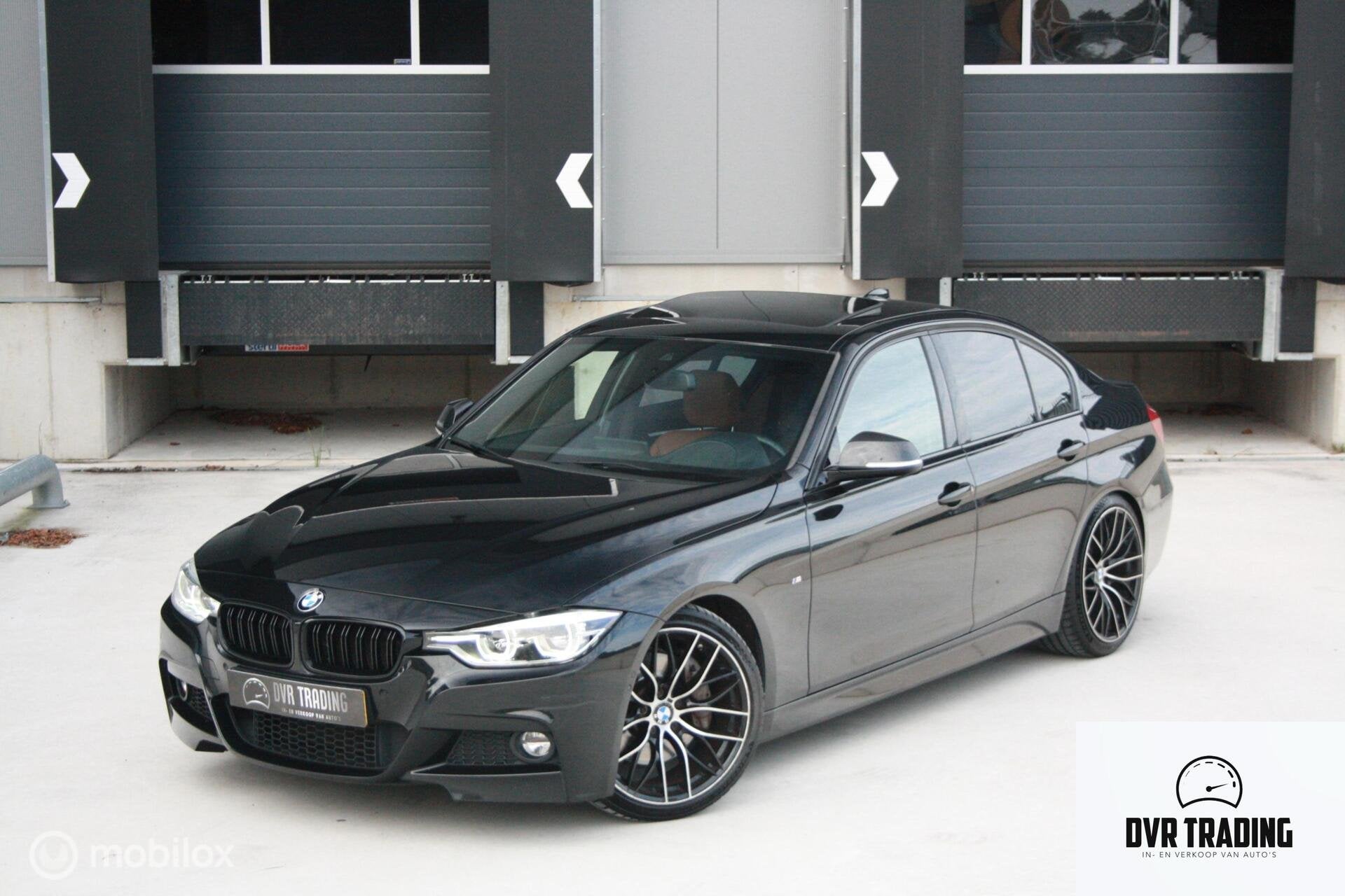 BMW 3-serie 340i xDrive B58 Dakje M-Sport Carbon Bomvol!, Auto's, Automaat, Euro 6, Zwart, Bedrijf