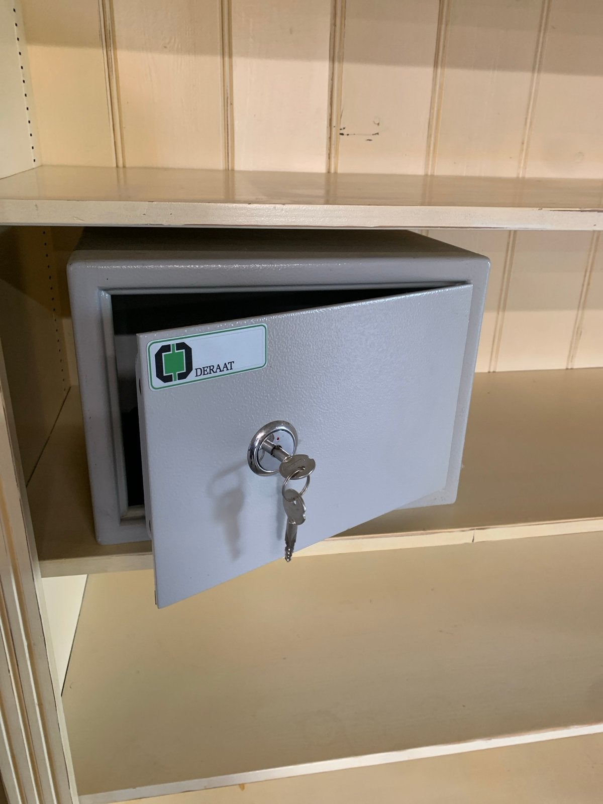Deraat Brandkast met Sleutel - Compact en Veilig, Ophalen, Gebruikt, Brandkast