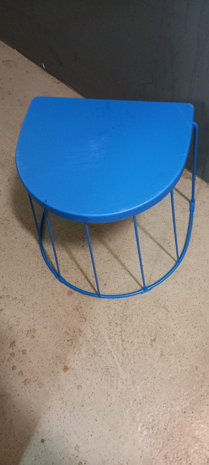 Nieuw blauw kunststof bijzettafeltje van Ikea, Huis en Inrichting, Tafels | Bijzettafels, Ophalen, Nieuw, Kunststof