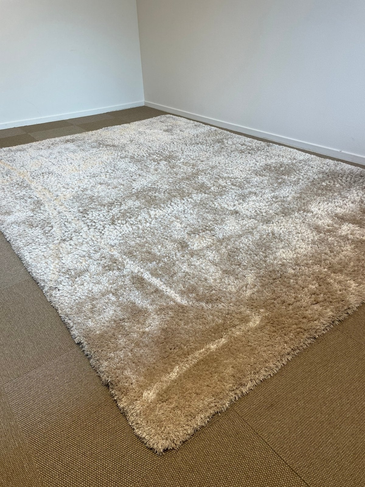 Hoogpolig vloerkleed beige - 200x300 cm, Huis en Inrichting, Stoffering | Tapijten en Kleden, Ophalen, Beige, 200 cm of meer, Zo goed als nieuw