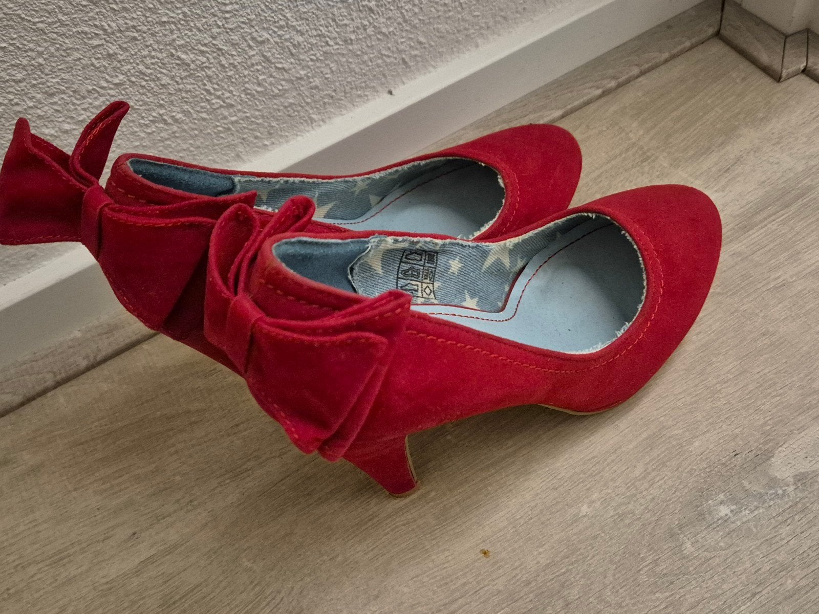 Twee paar nieuwe pumps maat 38!, Kleding | Dames, Pumps, Nieuw, Ophalen of Verzenden, Rood