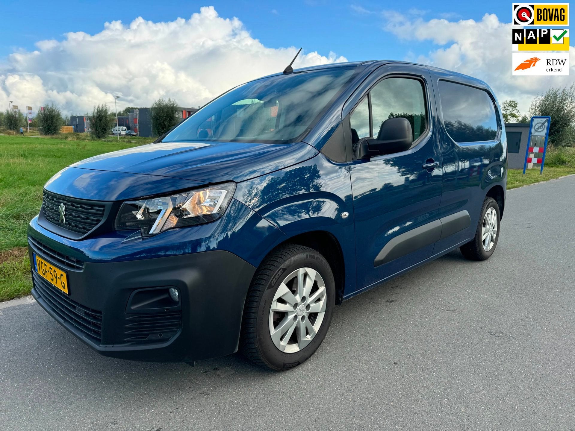 Peugeot Partner 1.5 BlueHDI Asphalt, Auto's, Dealer onderhouden, Stof, Gebruikt, 4 cilinders