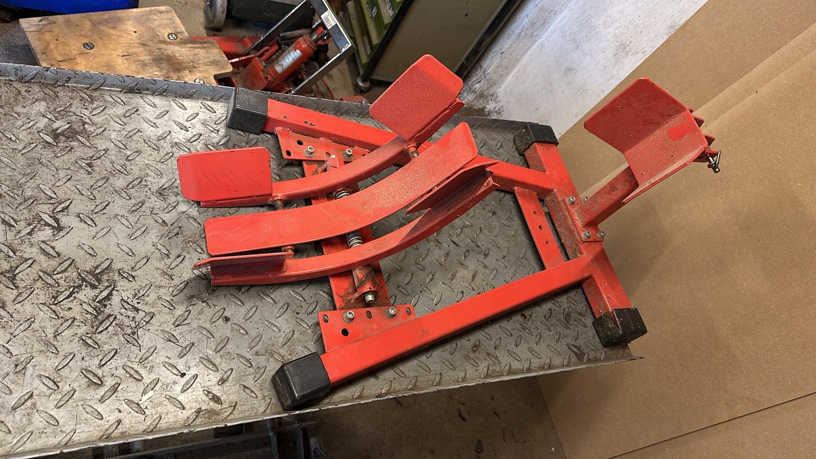 Motor inrij klem, Ophalen