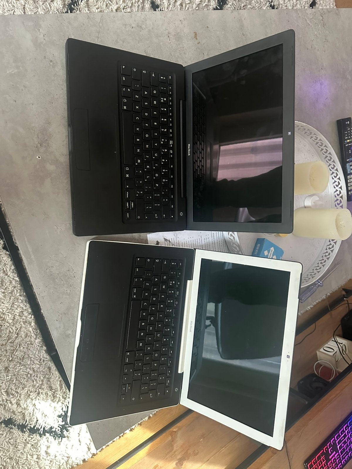 Twee MacBooks uit 2006 en 2007 voor de verzamelaar, Computers en Software, 256 GB, 2 tot 3 Ghz, Qwerty, 13 inch