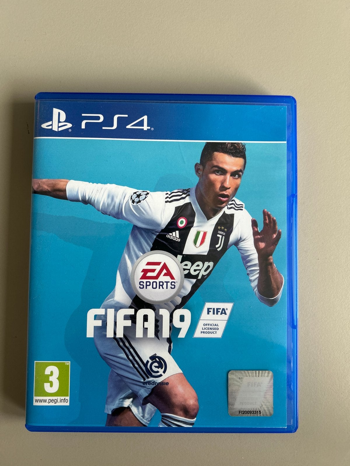 FIFA 19 voor PS4 - Voetbalgame met Ronaldo, Gebruikt, Eén computer, Ophalen of Verzenden, Sport