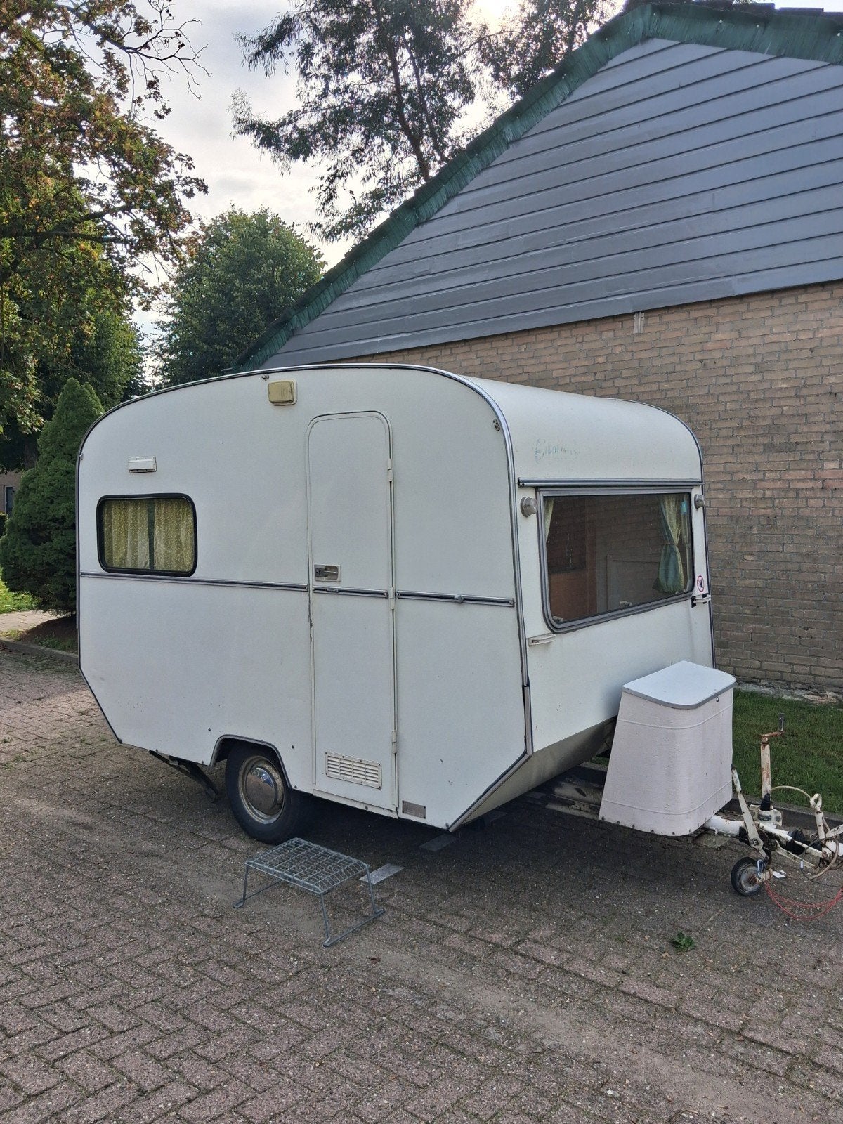 Eifelland 310 uit 1974, Caravans en Kamperen, Tot en met 3, Particulier, 500 - 750 kg