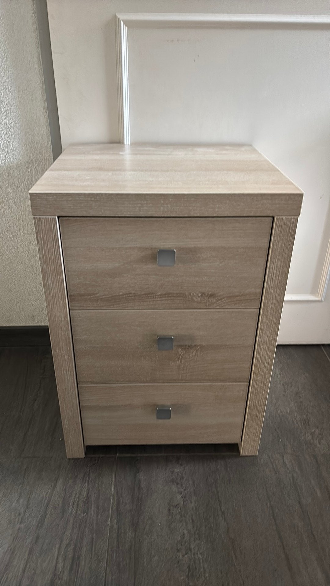 Nacht kastje, Ophalen, Zo goed als nieuw, Minder dan 45 cm, 55 tot 70 cm