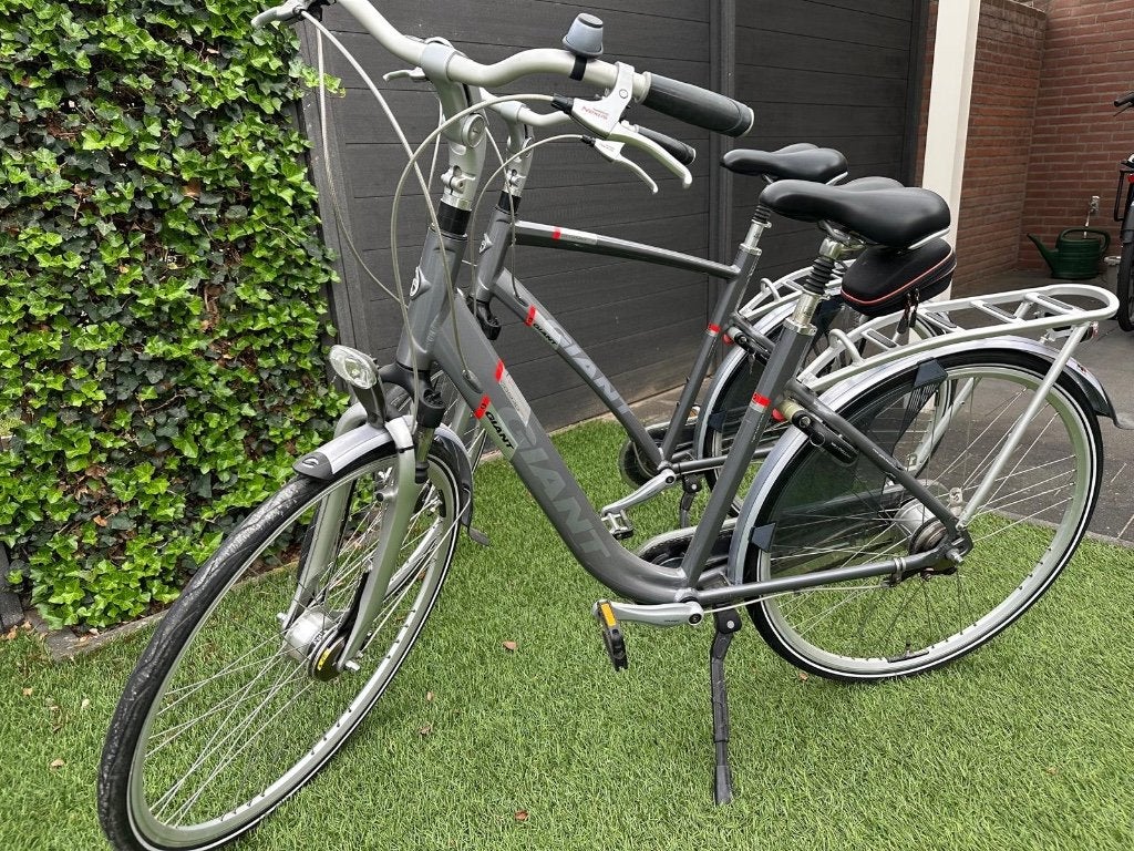 Giant Cosmo heren en dames fiets als set €300,00, Fietsen en Brommers, Fietsen | Heren | Herenfietsen, Ophalen, Gebruikt, Versnellingen