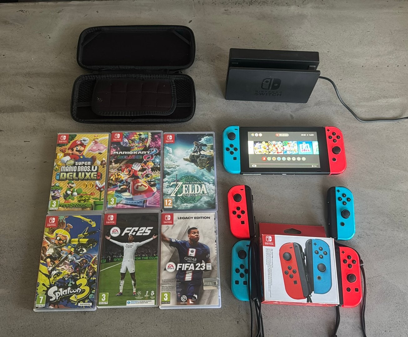 Nintendo Switch met 4 Joy-Cons, 6 spellen en docking station, Ophalen of Verzenden, Switch Original, Met 3 controllers of meer