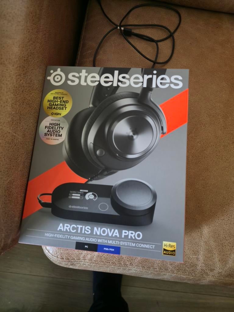 SteelSeries Arctis Nova Pro voor PS5/PS4 en PC, Ophalen of Verzenden, Zo goed als nieuw, Overige merken, Draadloos