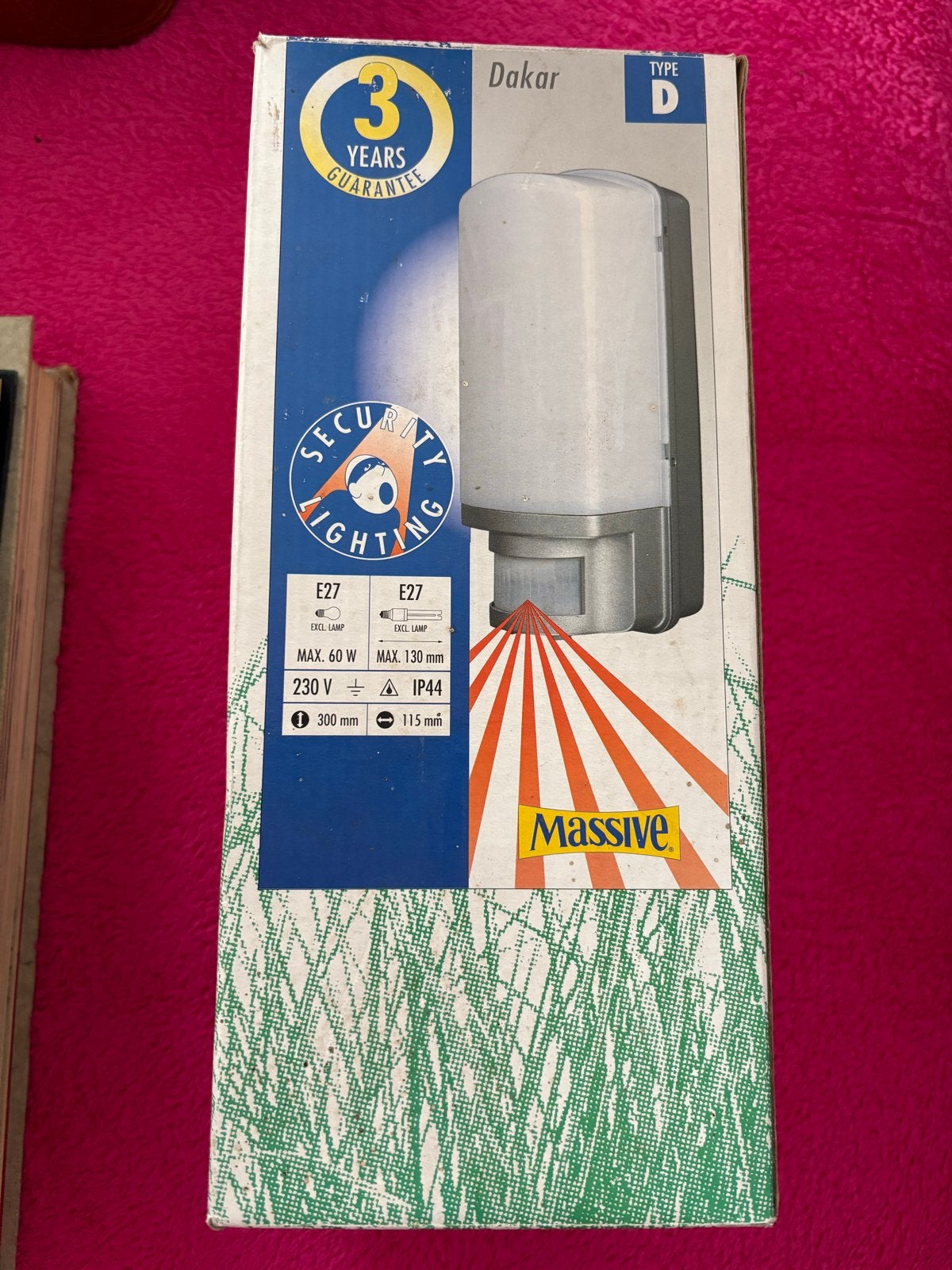 Massive Dakar Buitenlamp met Bewegingssensor - Nieuw, Minder dan 50 watt, Wandlamp, Nieuw, Ophalen of Verzenden