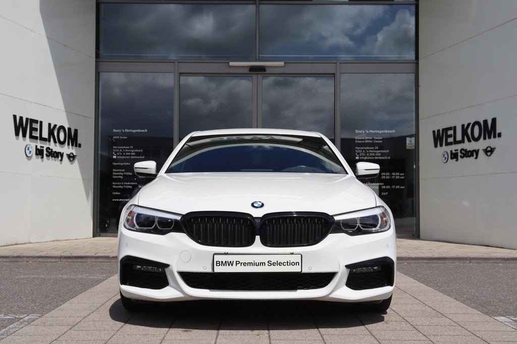 BMW 5 Serie 520i Executive M Sport Automaat / Sportstoelen /, Gebruikt, 4 cilinders, Origineel Nederlands, Bedrijf