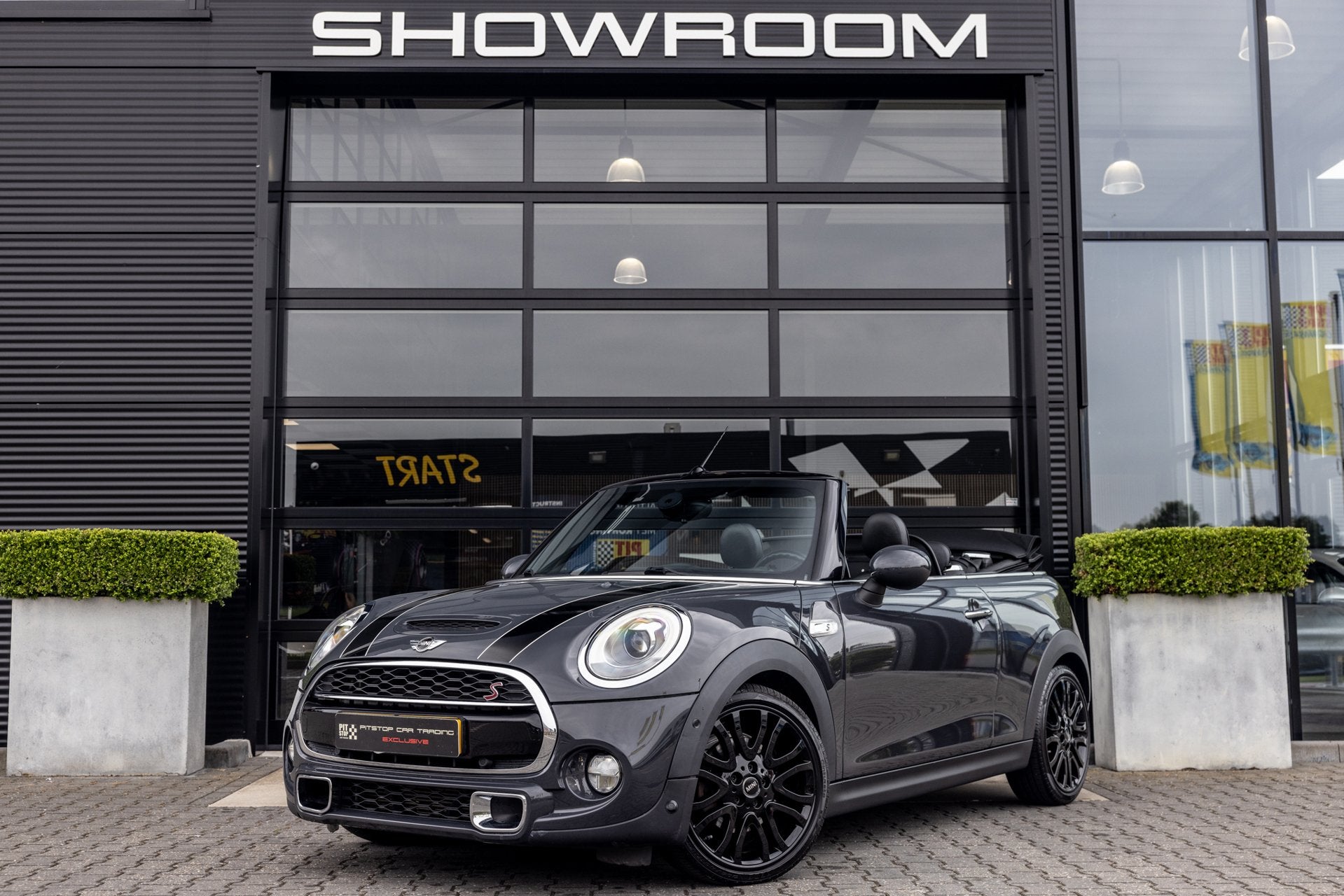 Mini Mini Cabrio 2.0 Cooper S, JCW 192 PK, Head-Up, Nieuwsta, Gebruikt, Cabriolet, 4 stoelen, Leder