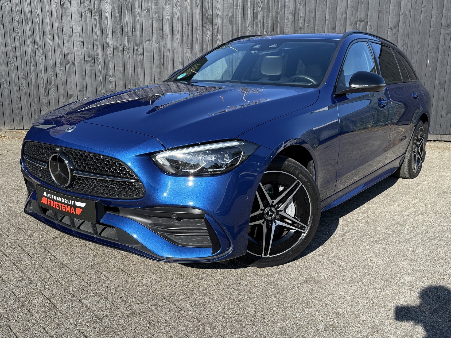 Mercedes-Benz C-Klasse Estate 300 e AMG Line (bj 2023), Auto's, Automaat, 12 maanden, Achterwielaandrijving, Gebruikt