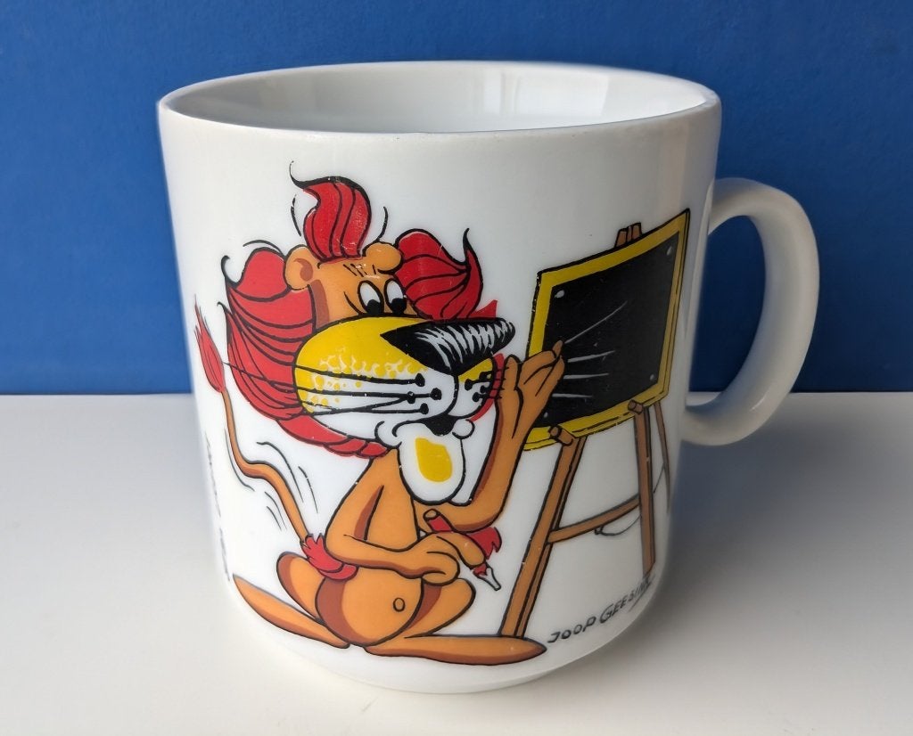 Loekie De Leeuw mok/Joop Geesink, Verzamelen, Ophalen of Verzenden, Gebruikt, Tv, Gebruiksvoorwerp