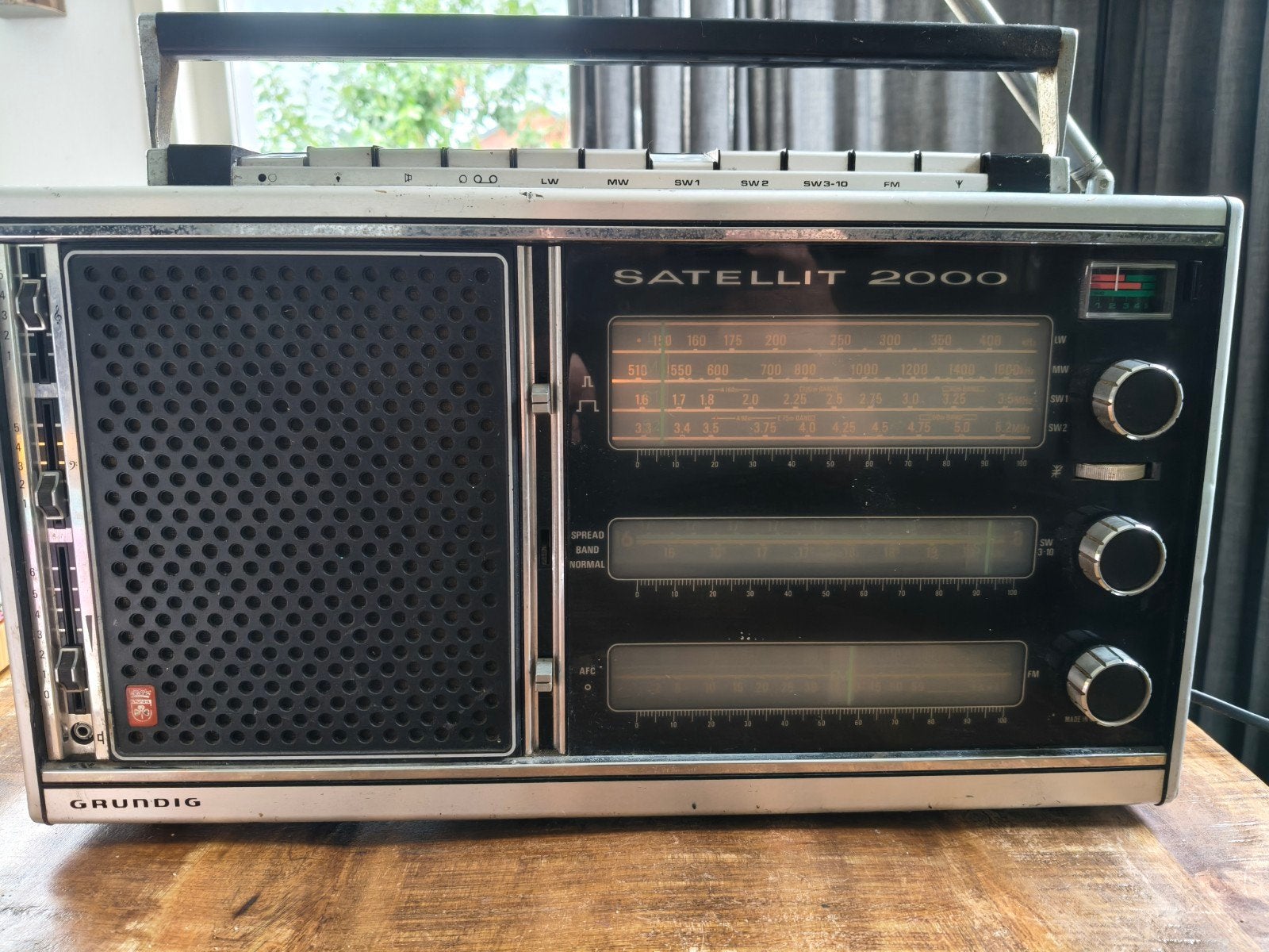 Vintage Grundig Satellit 2000 Wereldontvanger Radio, Audio, Tv en Foto, Ophalen of Verzenden, Gebruikt, Wereldontvanger