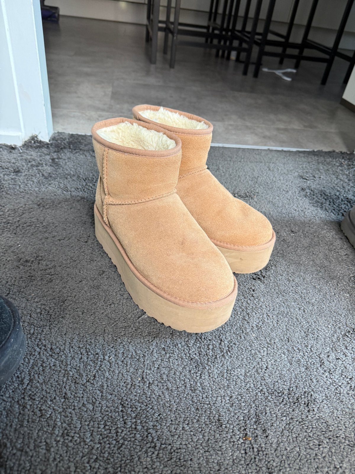 Uggs platform laarzen maat 39, Ophalen, Zo goed als nieuw, Bruin, Lage of Enkellaarzen