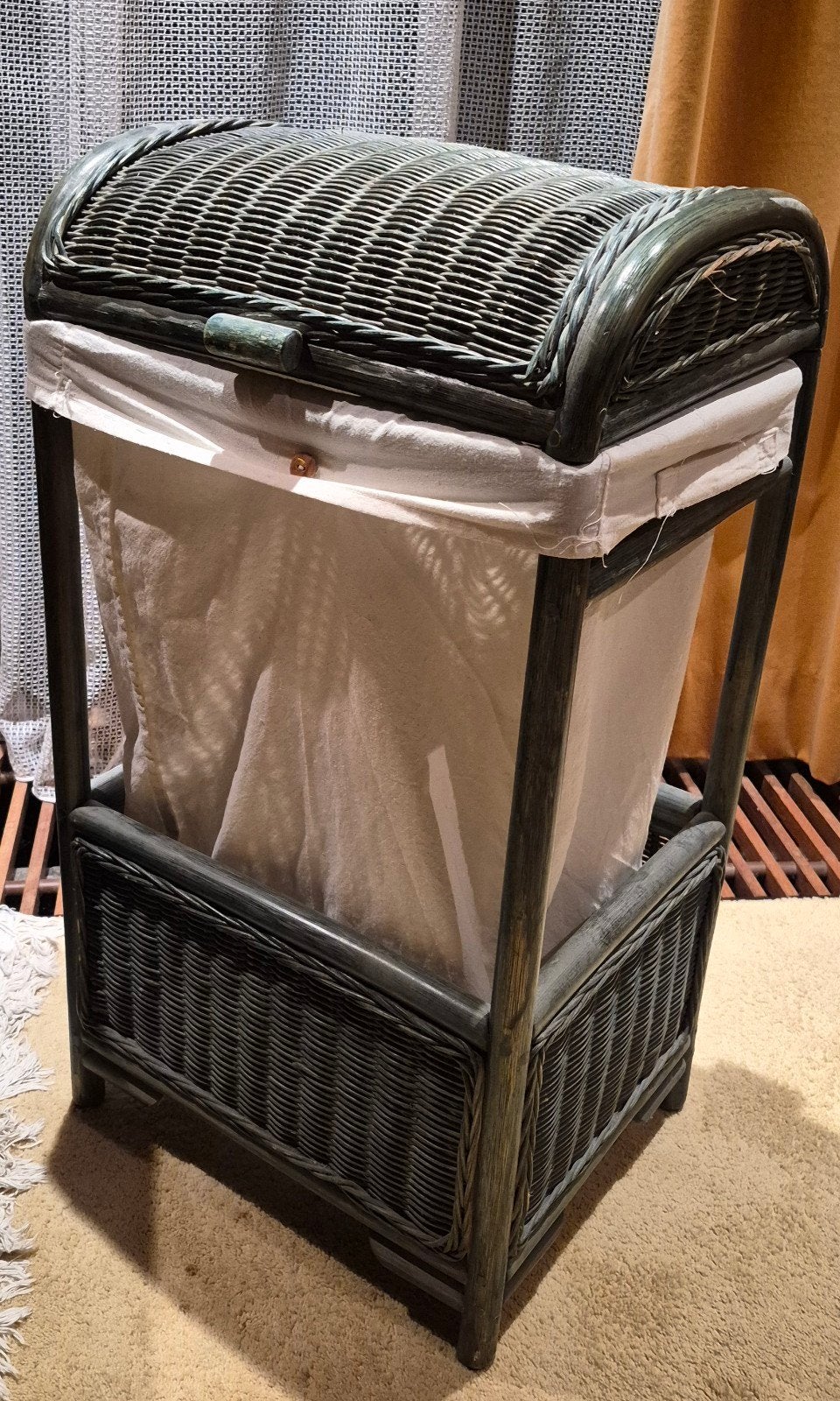 Rotan wasmand met deksel., Ophalen, Gebruikt, Blauw
