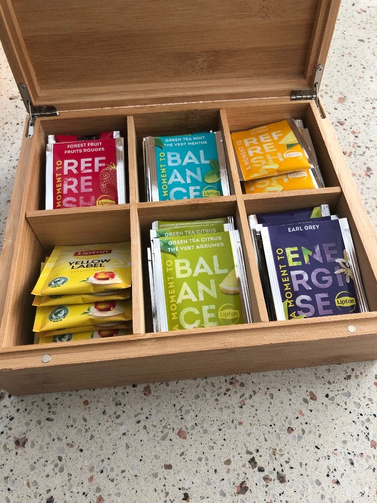 Thee doos met 6 smaken Lipton NIEUW, Beige, Hout, Nieuw, Ophalen of Verzenden