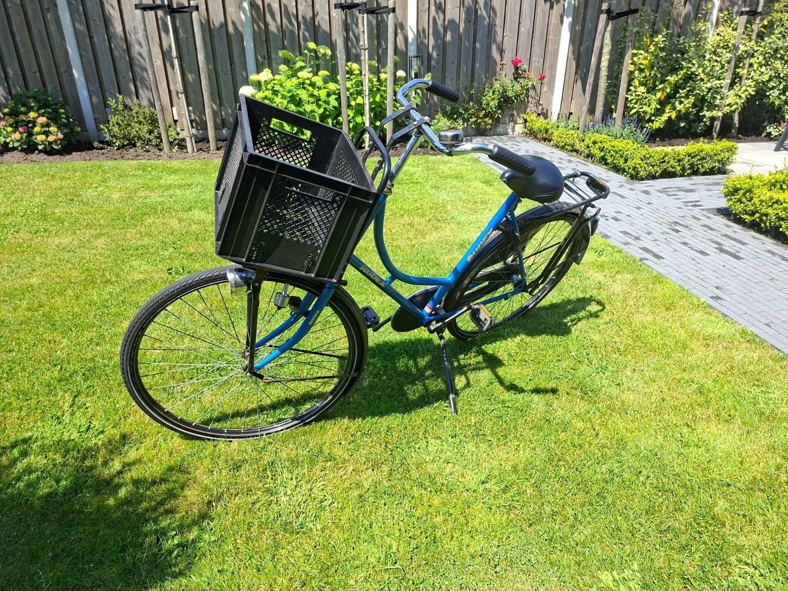 28 inch fiets met dubbele standaard en mand, Fietsen en Brommers, Fietsen | Bakfietsen, Terugtraprem, Gebruikt, 1 kind, Ophalen