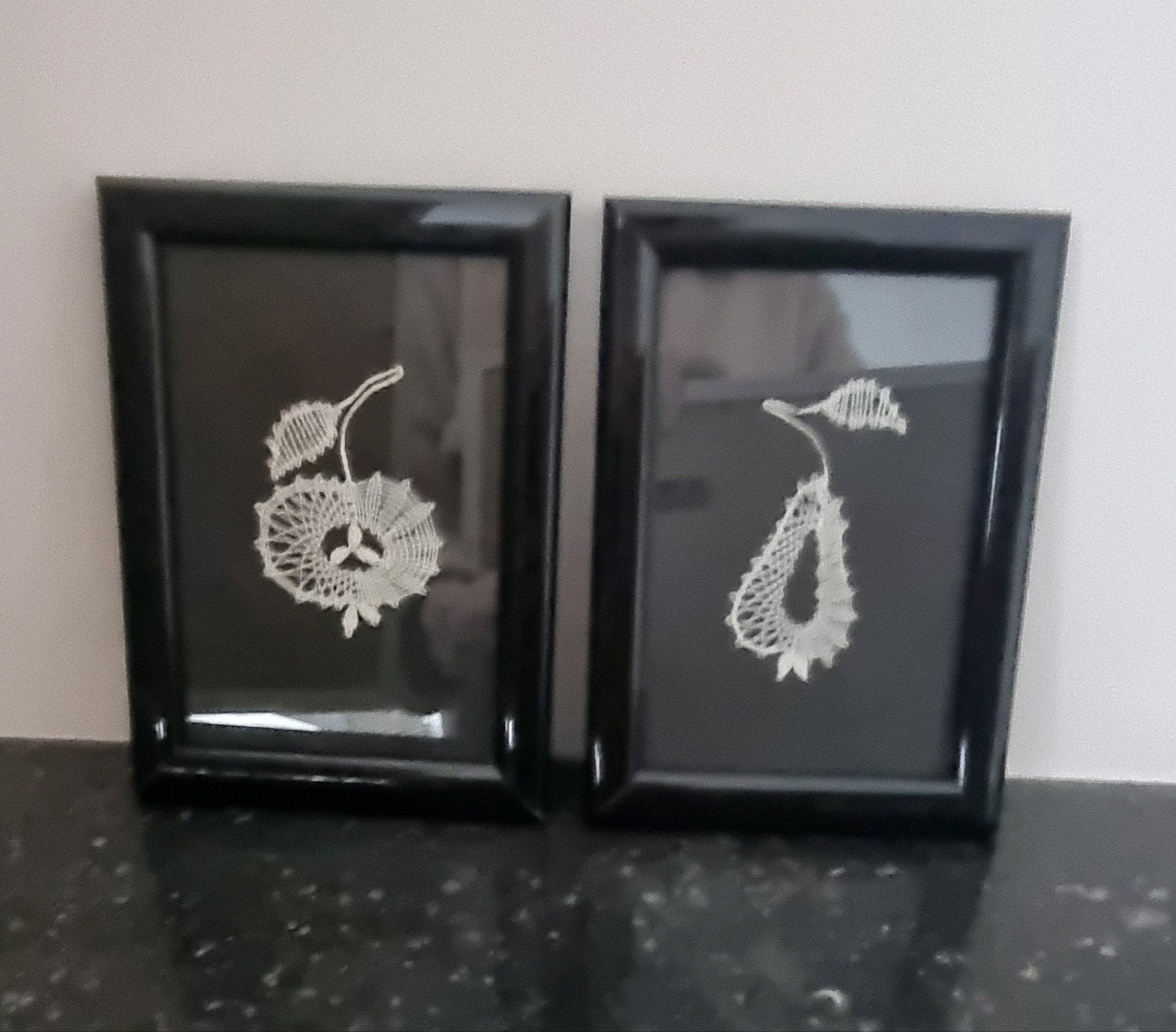 gekantklost schilderijtjes, set van 2, Verzenden