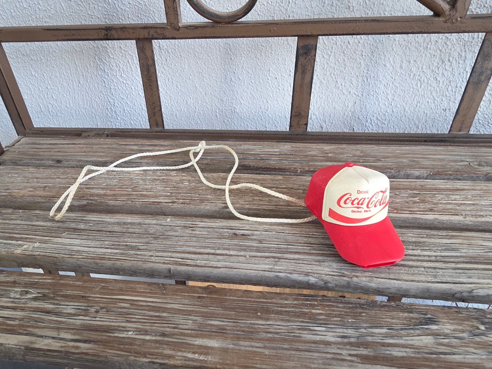 Vintage Coca-Cola petje fluitje, Ophalen, Gebruikt, Gebruiksvoorwerp