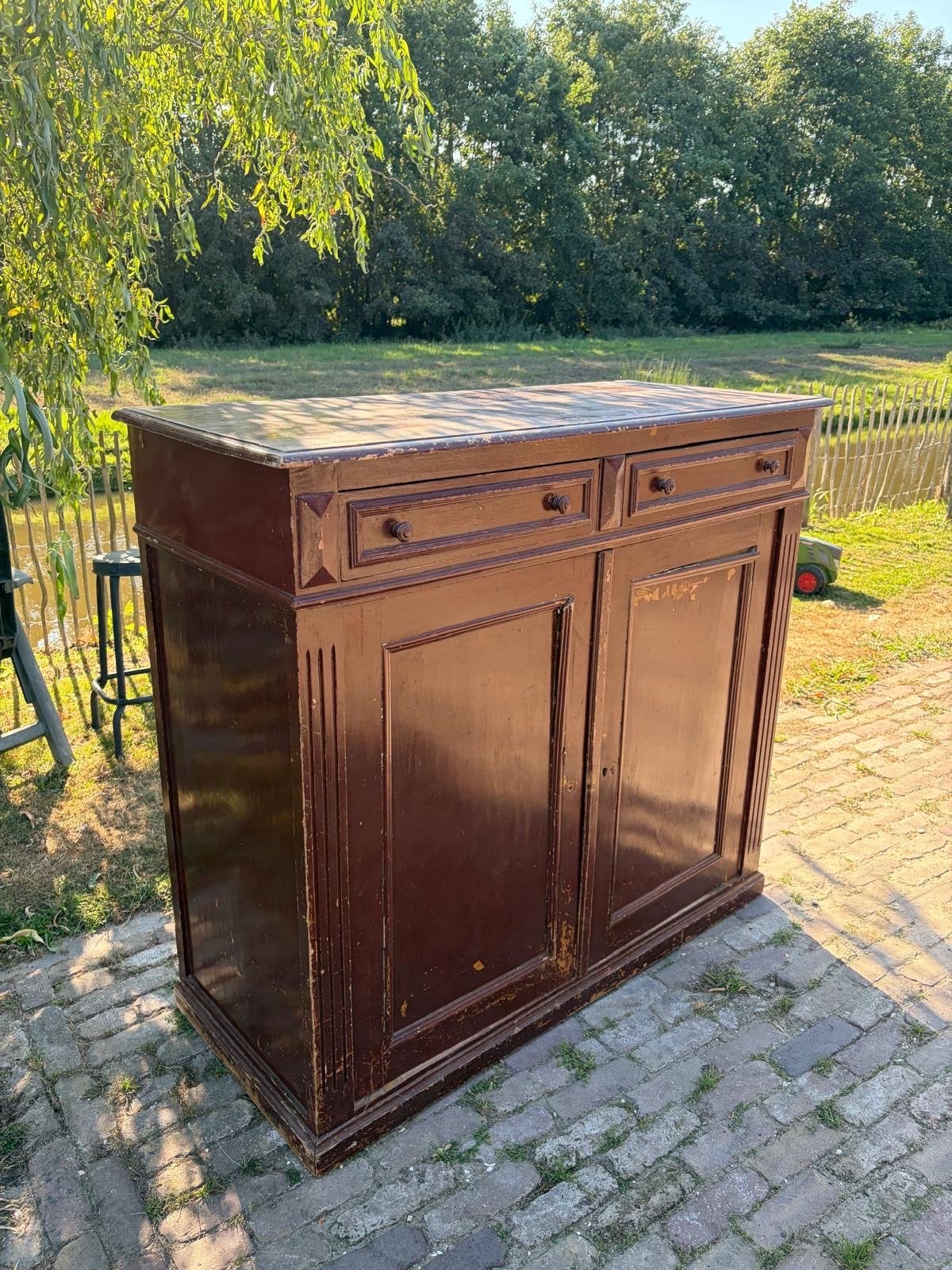 Antieke houten kast met twee lades en deuren, Ophalen