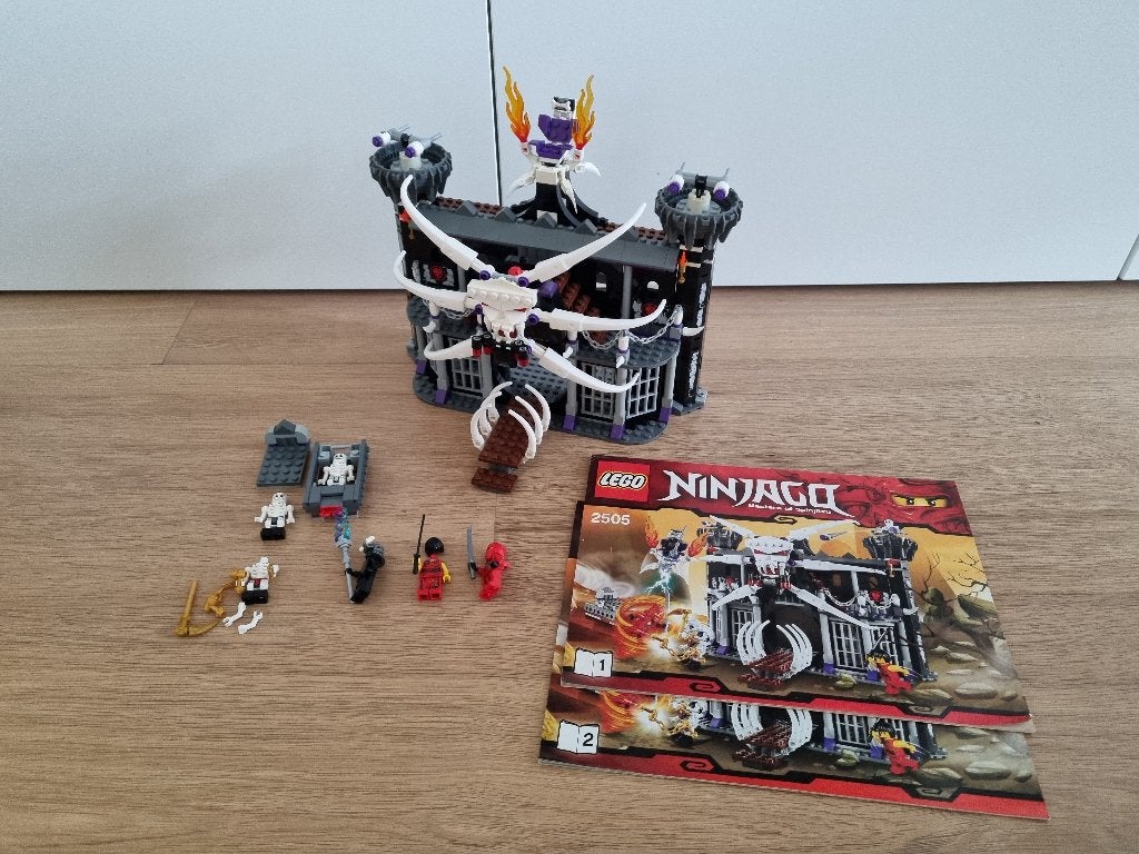 Lego 2505 Ninjago Het duistere fort van Garmadon, Kinderen en Baby's, Speelgoed | Duplo en Lego, Gebruikt, Lego, Ophalen of Verzenden