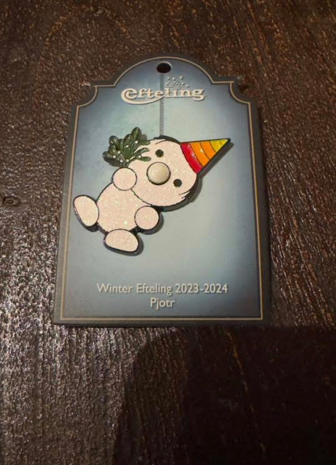 Winter efteling pin Pjotr 2023-2024, Ophalen of Verzenden, Zo goed als nieuw, Button of Speldje