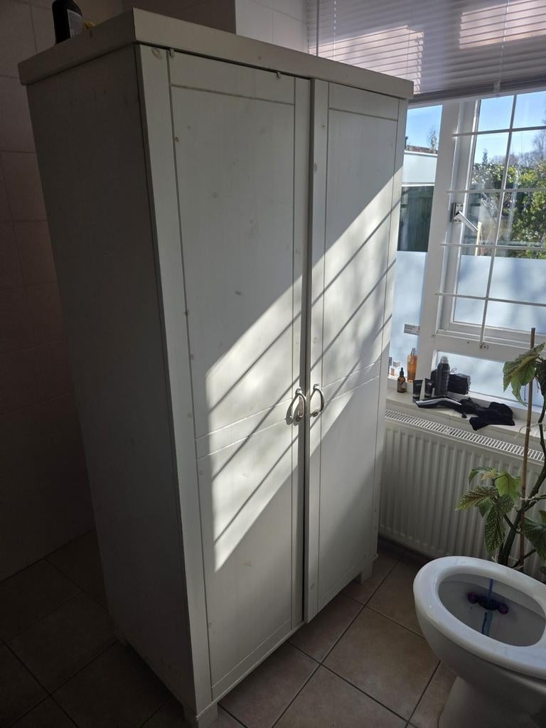 Witte houten kast met twee deuren, Ophalen, Gebruikt, Modern, functioneel, Overige houtsoorten