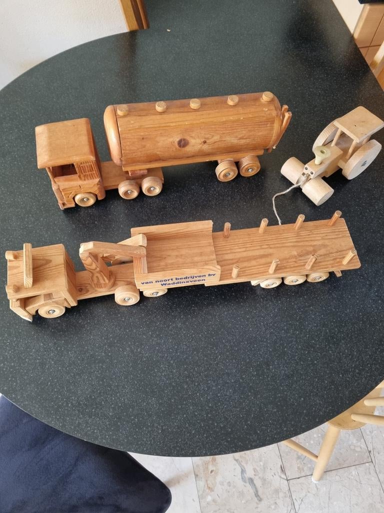 Grote houten vrachtauto's + tractor, Ophalen, Loopfiets