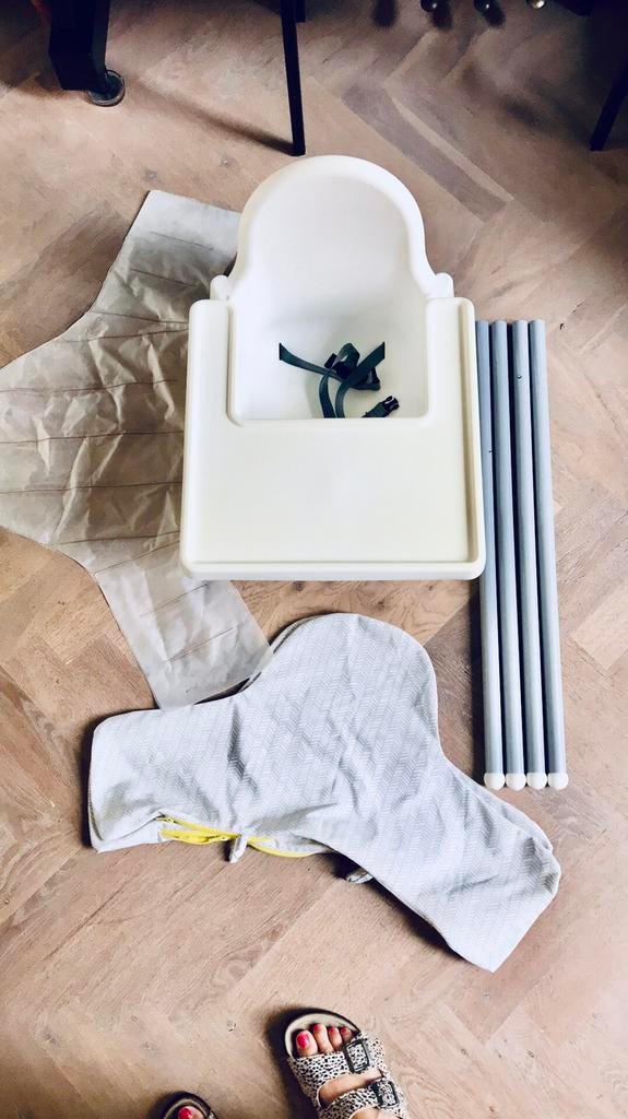 Antilop baby/kinderstoel wit Ikea met 2 wit grijze kussens, Ophalen, Gebruikt, Overige typen, Gordel(s)
