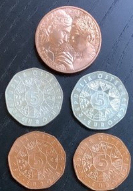 5 Oostenrijkse 5 en 10 euro munten waarvan 2 zilver, Postzegels en Munten, Verzenden, Oostenrijk, Overige waardes, Zilver