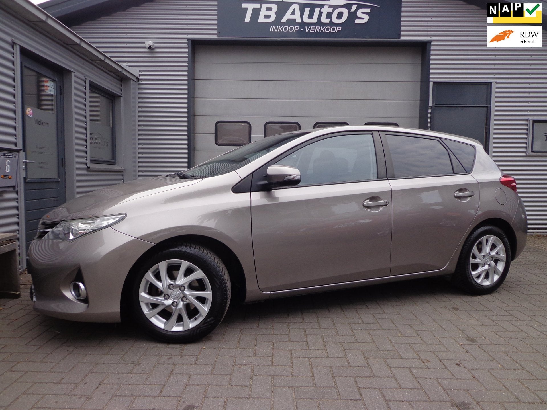 Toyota Auris 1.6 Trend Top 5 editie ! CLIMA / NAVI !, Auto's, Voorwielaandrijving, Euro 5, 450 kg, Gebruikt