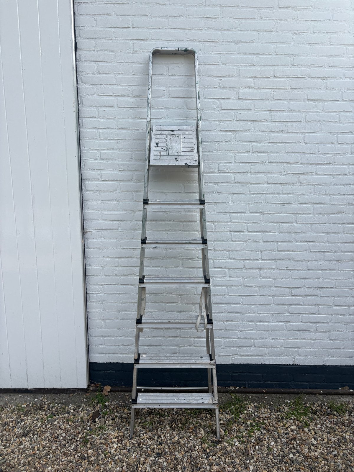 Stevige aluminium trap - Gebruikt maar functioneel 7, Doe-het-zelf en Verbouw, Ladders en Trappen, Ophalen, Gebruikt, Trap, 2 tot 4 meter